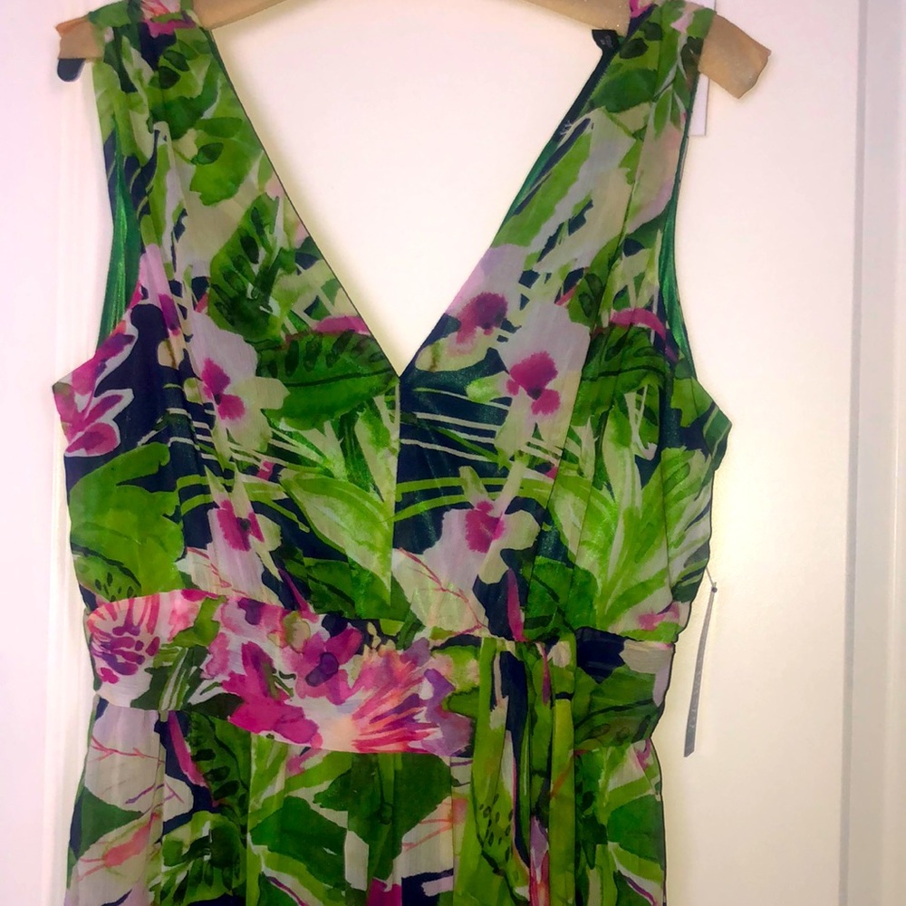 New York & company floral jumpsuit. Great for spring. Size M